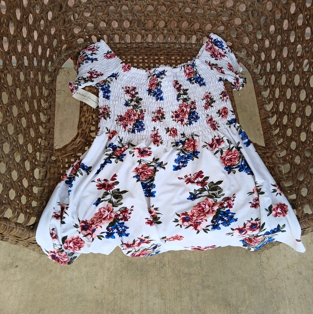 Floral Smocked Women's‎ Top. BOBBY BROOKS LADIES SZ.SMALL
